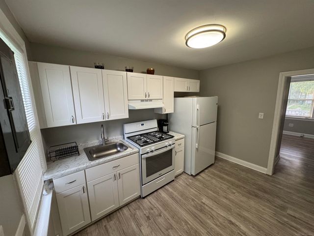 690 E Marshall Street, Ferndale, MI 48220