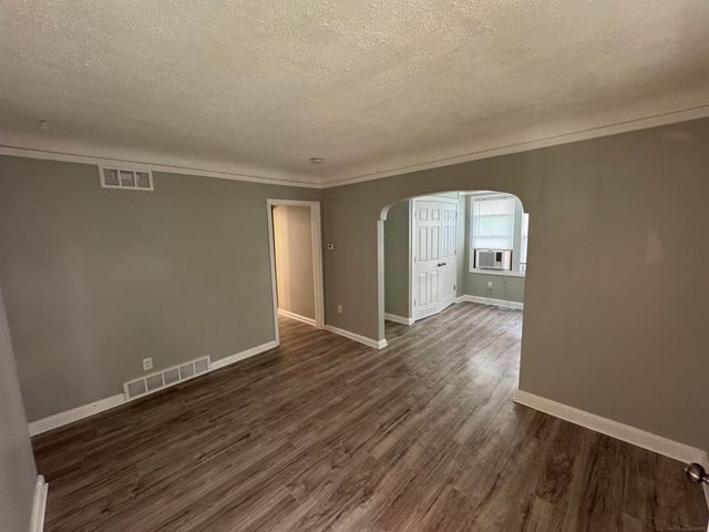 690 E Marshall Street, Ferndale, MI 48220