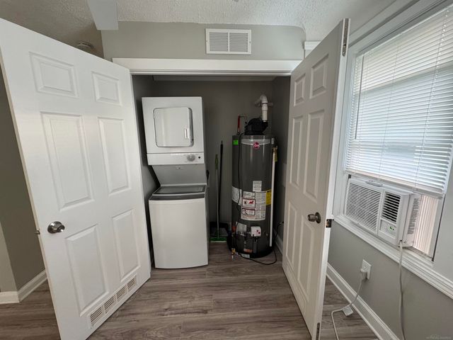 690 E Marshall Street, Ferndale, MI 48220
