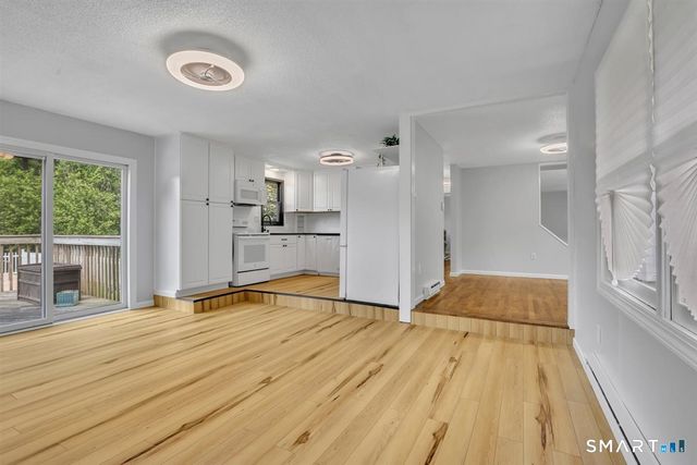 28 McNabola Lane, Wallingford, CT 06492