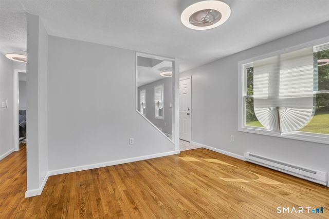 28 McNabola Lane, Wallingford, CT 06492