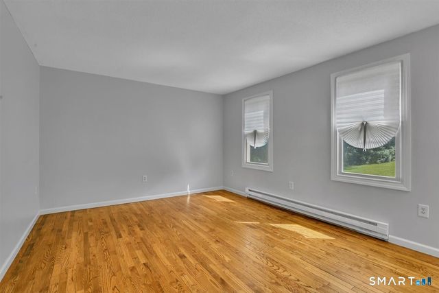 28 McNabola Lane, Wallingford, CT 06492