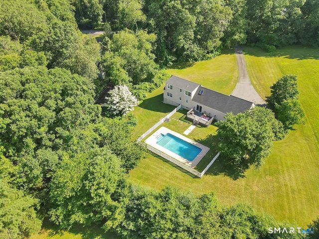28 McNabola Lane, Wallingford, CT 06492