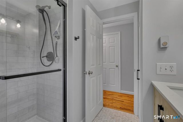 28 McNabola Lane, Wallingford, CT 06492