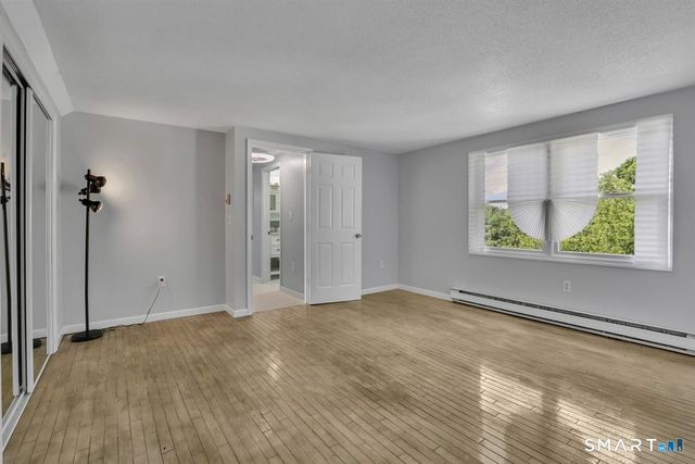 28 McNabola Lane, Wallingford, CT 06492