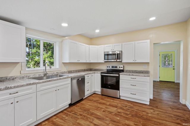 205 W Washington Street, Syracuse, IN 46567