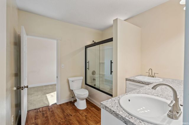 205 W Washington Street, Syracuse, IN 46567