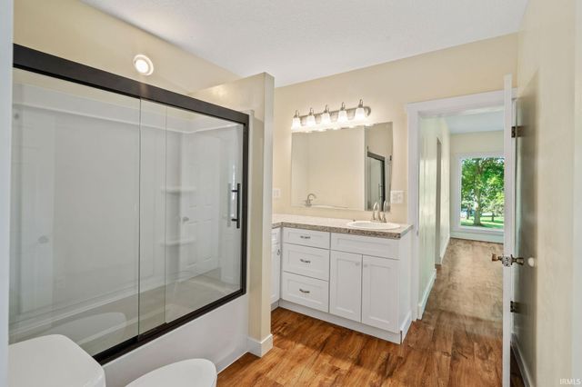 205 W Washington Street, Syracuse, IN 46567