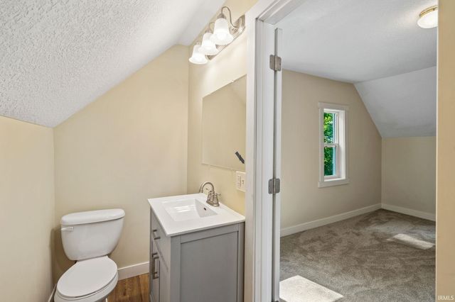 205 W Washington Street, Syracuse, IN 46567