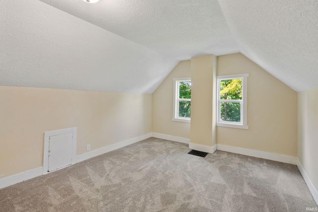 205 W Washington Street, Syracuse, IN 46567