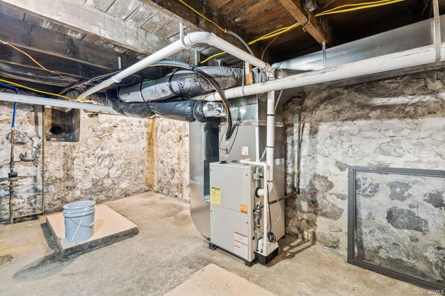 205 W Washington Street, Syracuse, IN 46567