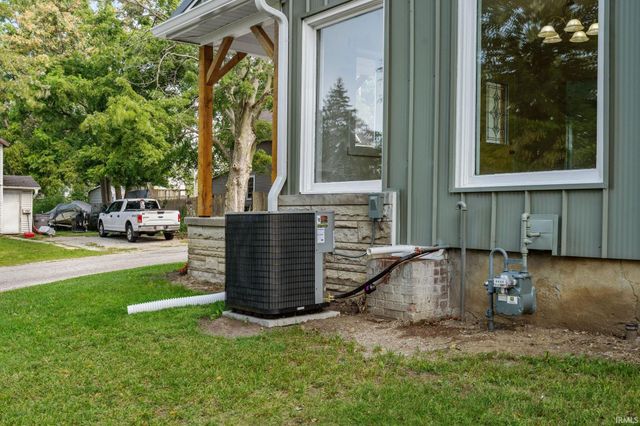 205 W Washington Street, Syracuse, IN 46567