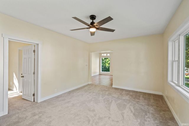 205 W Washington Street, Syracuse, IN 46567