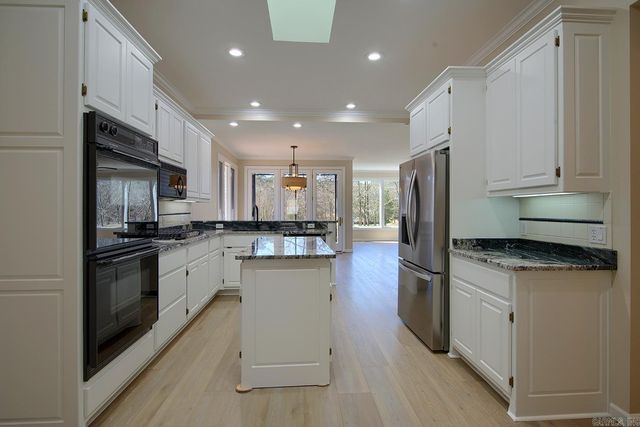 25 Cresta Circle, Hot Springs Village, AR 71909