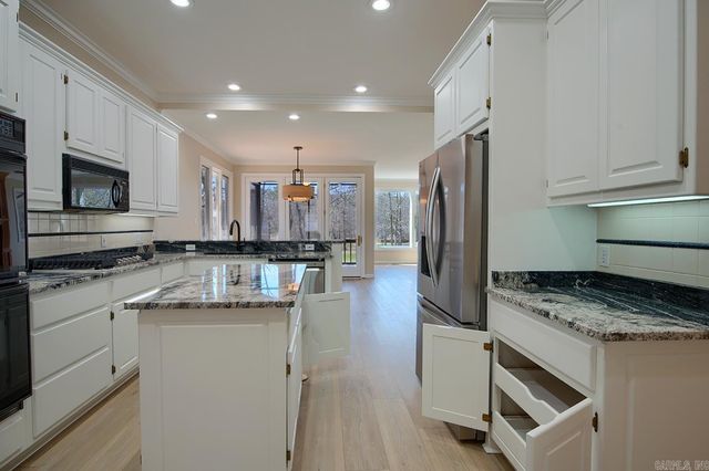 25 Cresta Circle, Hot Springs Village, AR 71909