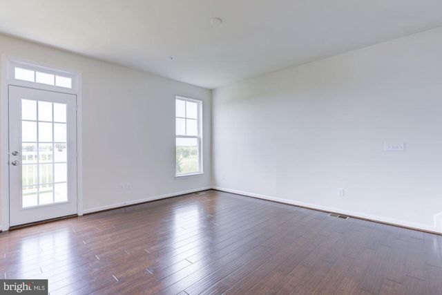 43369 TOWN GATE SQ, Chantilly, VA 20152