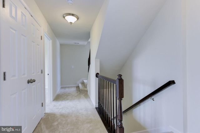 43369 TOWN GATE SQ, Chantilly, VA 20152