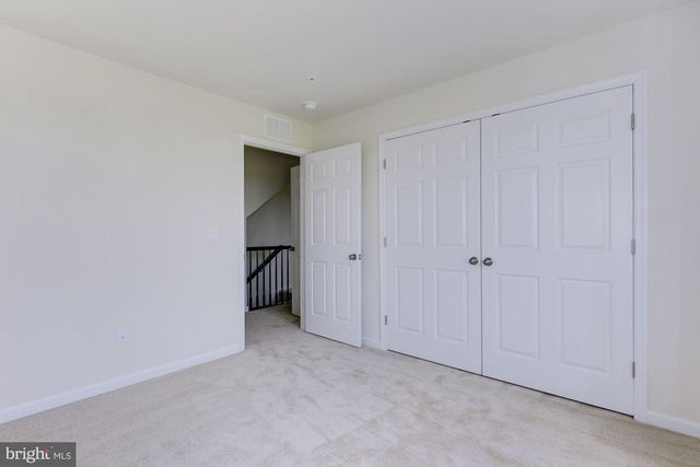 43369 TOWN GATE SQ, Chantilly, VA 20152