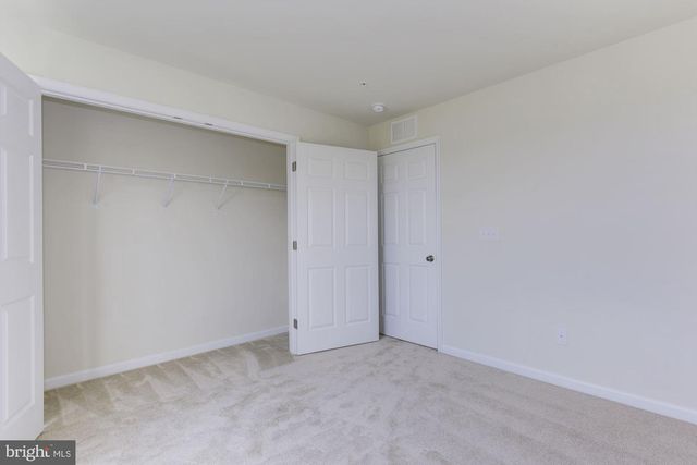 43369 TOWN GATE SQ, Chantilly, VA 20152