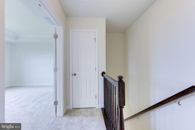 43369 TOWN GATE SQ, Chantilly, VA 20152