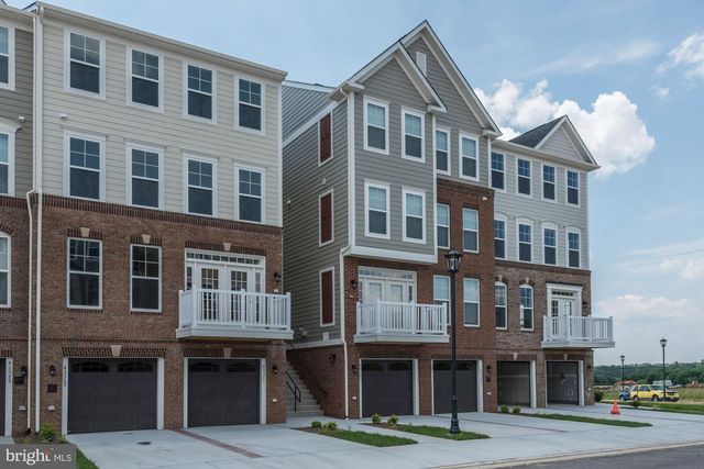 43369 TOWN GATE SQ, Chantilly, VA 20152
