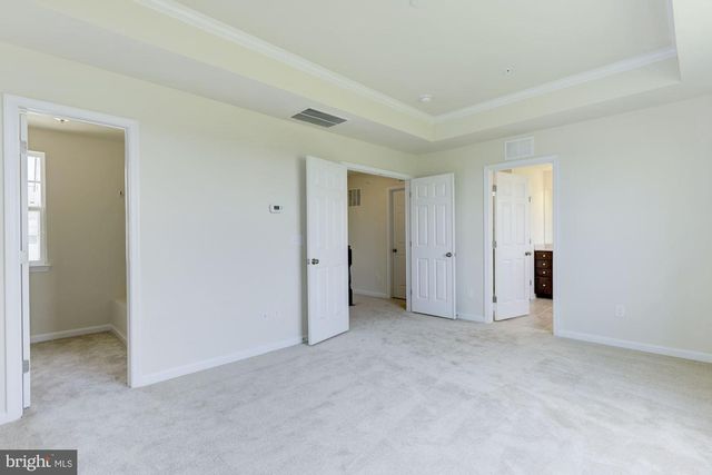 43369 TOWN GATE SQ, Chantilly, VA 20152