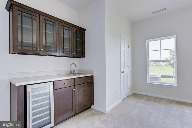 43369 TOWN GATE SQ, Chantilly, VA 20152
