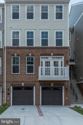 43369 TOWN GATE SQ, Chantilly, VA 20152