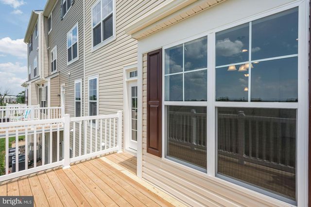43369 TOWN GATE SQ, Chantilly, VA 20152