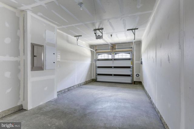 43369 TOWN GATE SQ, Chantilly, VA 20152