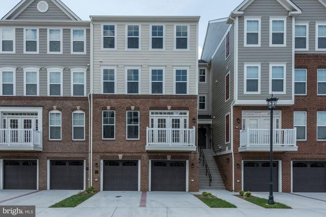 43369 TOWN GATE SQ, Chantilly, VA 20152