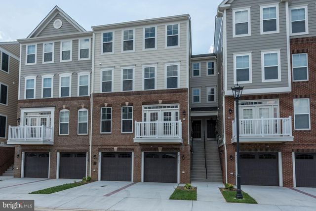 43369 TOWN GATE SQ, Chantilly, VA 20152