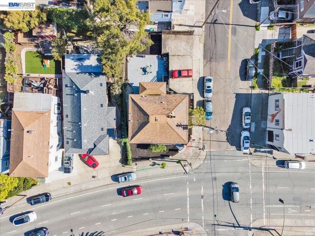 3300 Harrison St, Oakland, CA 94611