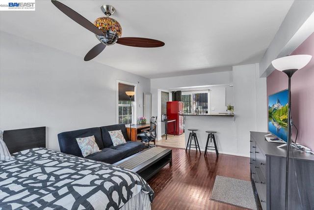 3300 Harrison St, Oakland, CA 94611