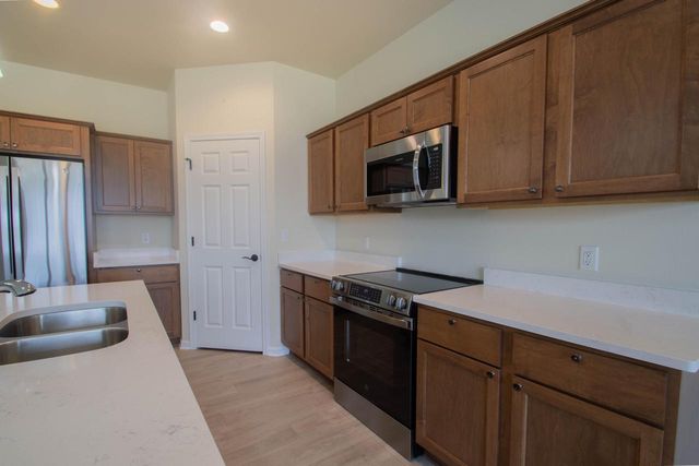 613 Hunter Oaks BOULEVARD, Watertown, WI 53094