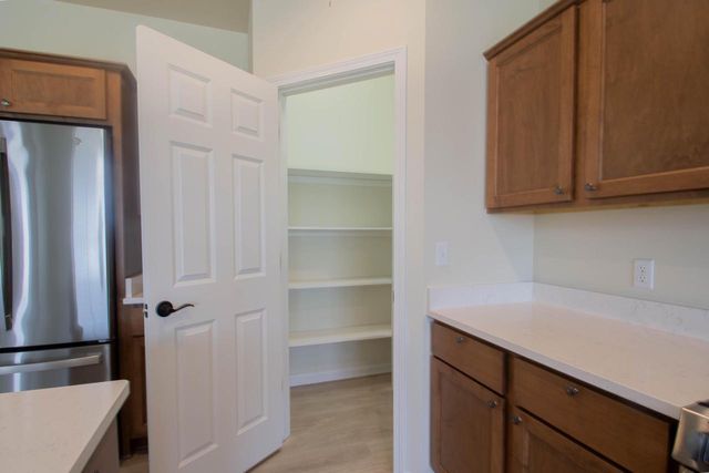 613 Hunter Oaks BOULEVARD, Watertown, WI 53094