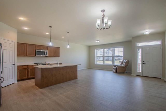 613 Hunter Oaks BOULEVARD, Watertown, WI 53094