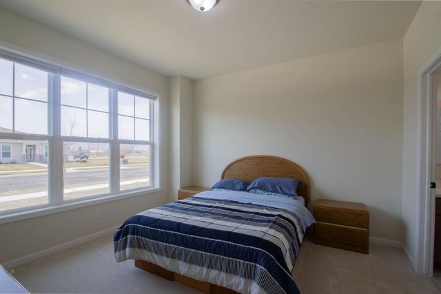 613 Hunter Oaks BOULEVARD, Watertown, WI 53094