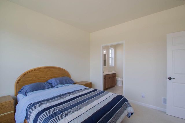 613 Hunter Oaks BOULEVARD, Watertown, WI 53094