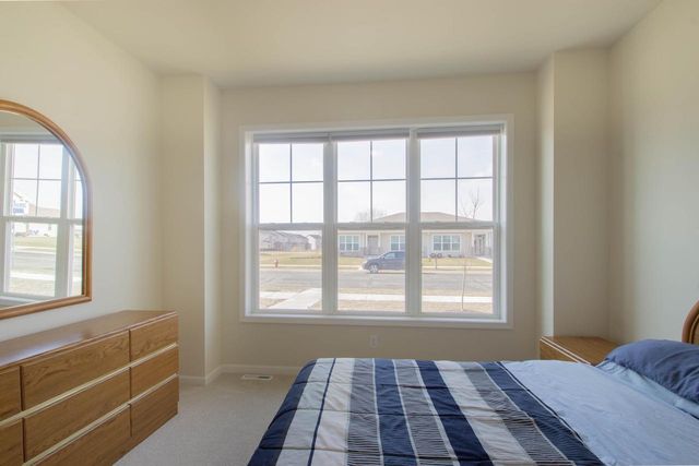 613 Hunter Oaks BOULEVARD, Watertown, WI 53094