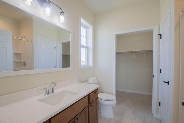 613 Hunter Oaks BOULEVARD, Watertown, WI 53094