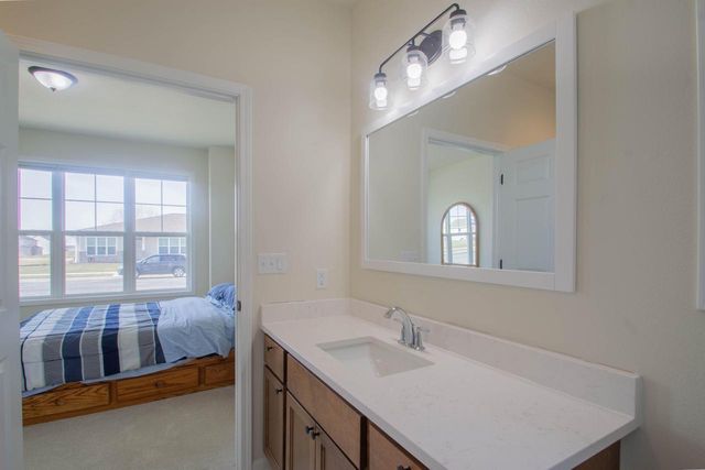 613 Hunter Oaks BOULEVARD, Watertown, WI 53094