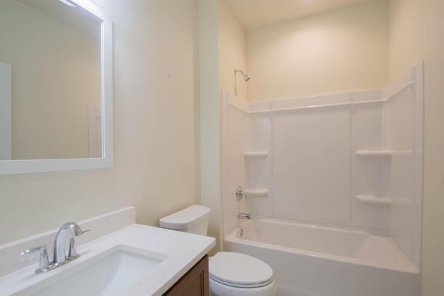 613 Hunter Oaks BOULEVARD, Watertown, WI 53094