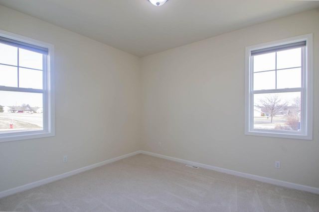 613 Hunter Oaks BOULEVARD, Watertown, WI 53094