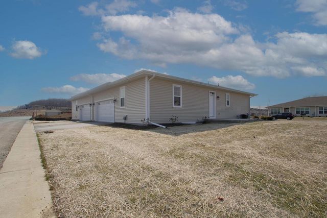 613 Hunter Oaks BOULEVARD, Watertown, WI 53094