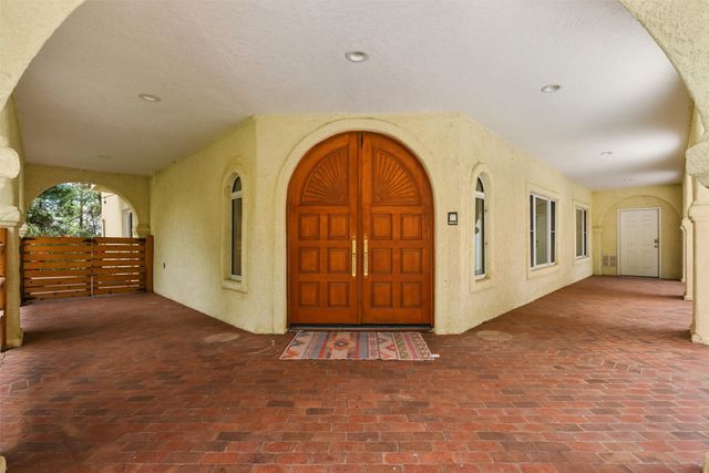 10 Terry Lane, Los Alamos, NM 87544