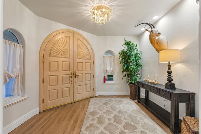 10 Terry Lane, Los Alamos, NM 87544