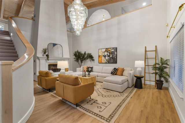 10 Terry Lane, Los Alamos, NM 87544