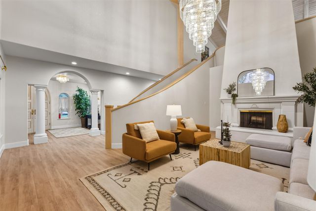 10 Terry Lane, Los Alamos, NM 87544