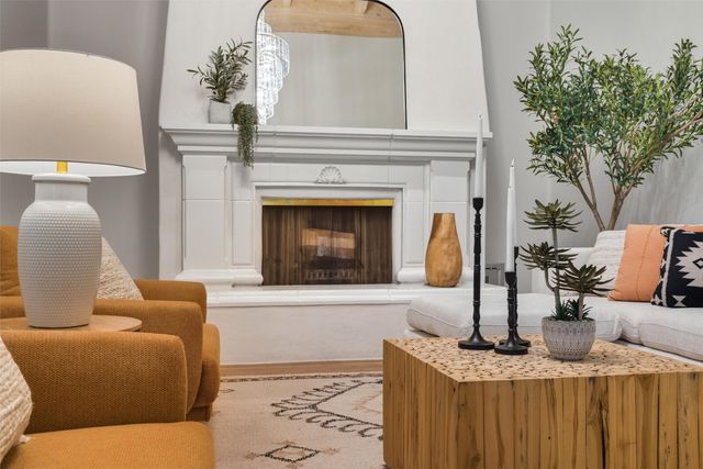 10 Terry Lane, Los Alamos, NM 87544